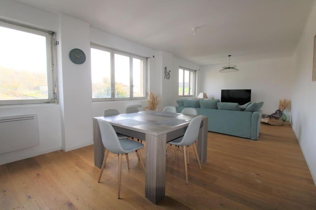 Joli Appartement Au Calme Lay-Saint-Christophe Exterior photo